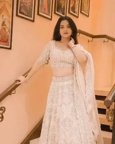 Escort Service In Gondiya